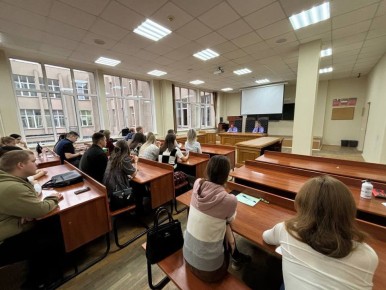 Сотрудники следственного управления рассказали студентам Нижегородского университета о профессии следователя