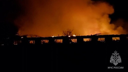 Заброшенное здание фермы загорелось минувшей ночью в селе Ульяново Лукояновского округа